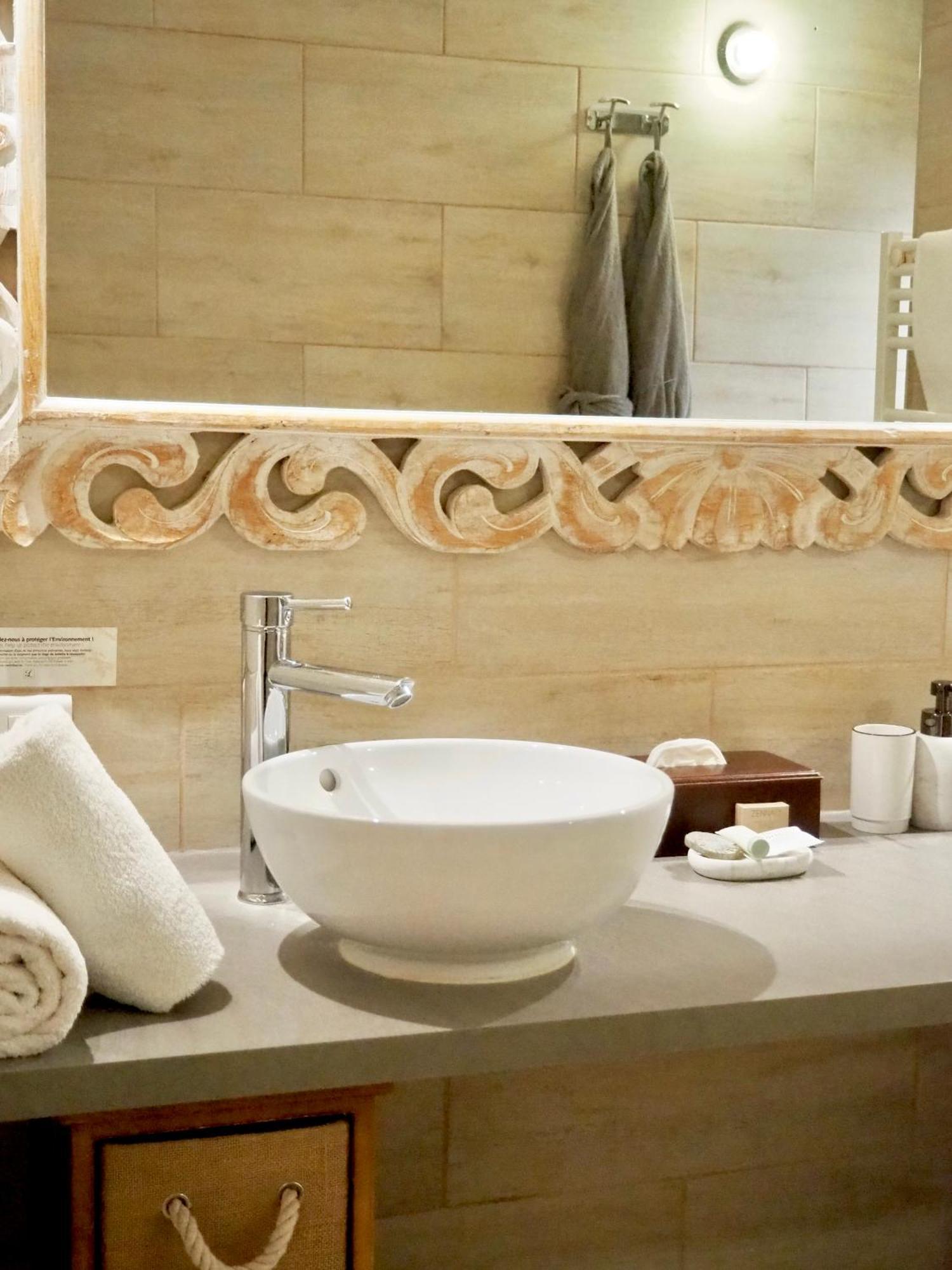 Le Jas De Joucas Hotel-Restaurant エクステリア 写真